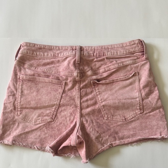 Universal Thread Acid Wash Pink Denim High Rise Midi Shorts Size 10 - Picture 5 of 8